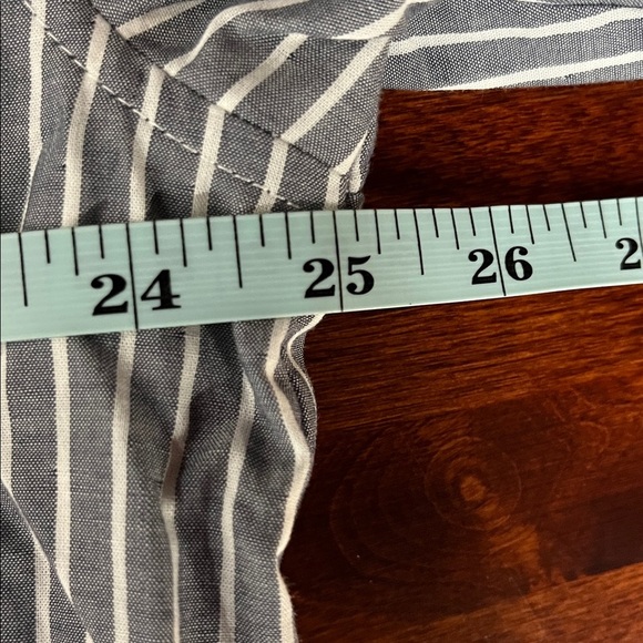 Wild Fang Womens Button Up Shirt M Gray White Stripe Pocket Checkered Interior - Picture 13 of 15